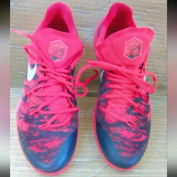 Nike - Picture 7 of 10